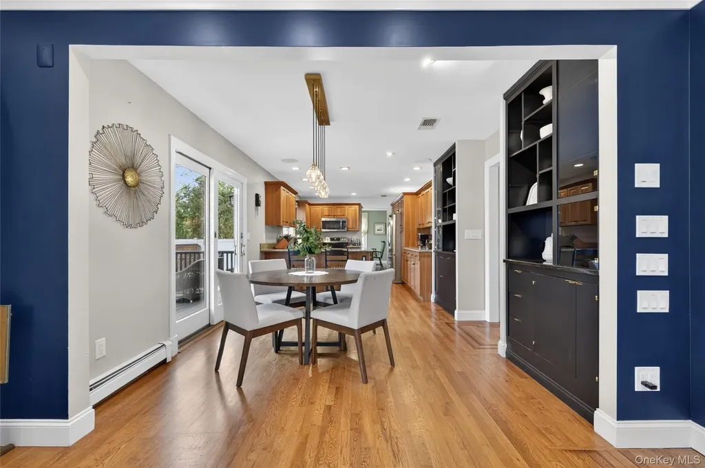 21 Midland Street Cold Spring Harbor NY 11724