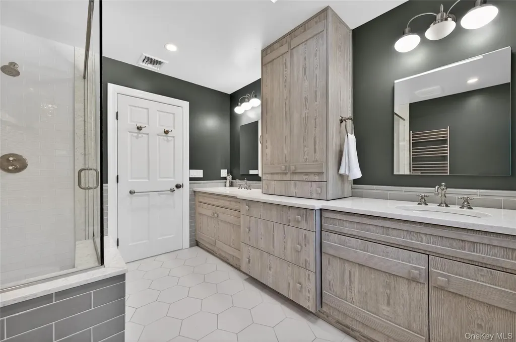 21 Midland Street Cold Spring Harbor NY 11724