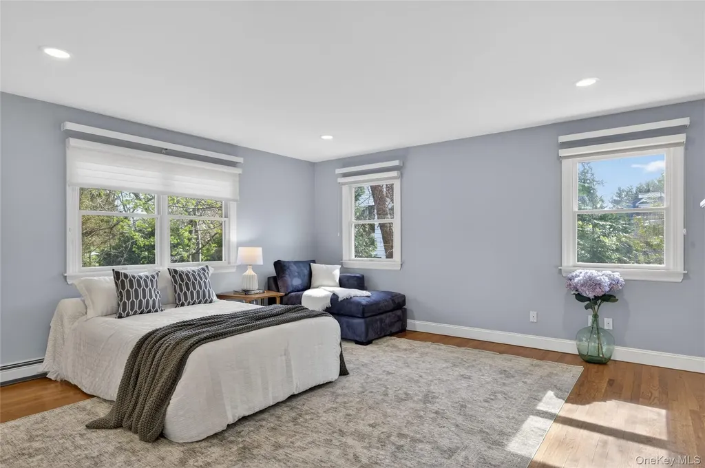 21 Midland Street Cold Spring Harbor NY 11724