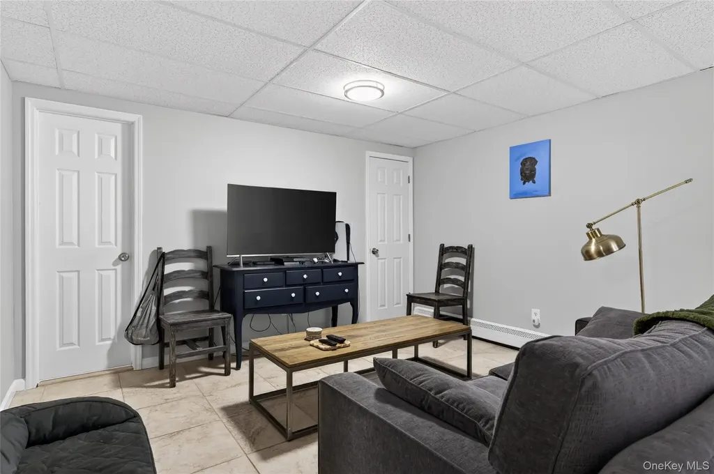21 Midland Street Cold Spring Harbor NY 11724
