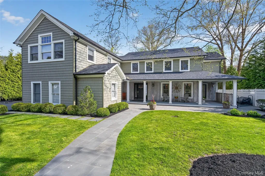 21 Midland Street Cold Spring Harbor NY 11724