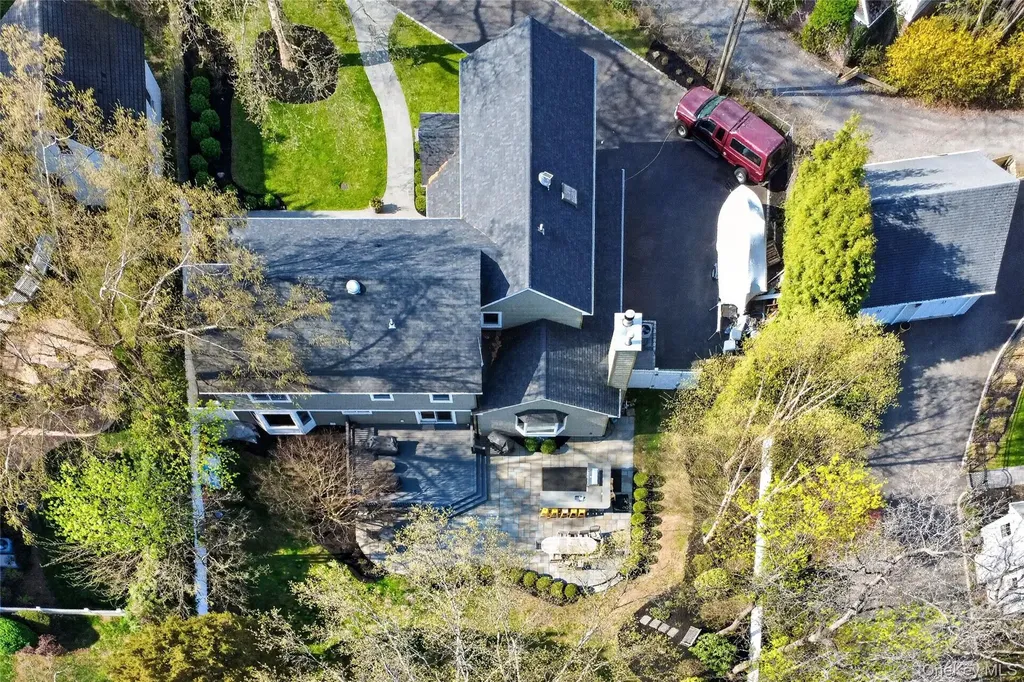 21 Midland Street Cold Spring Harbor NY 11724