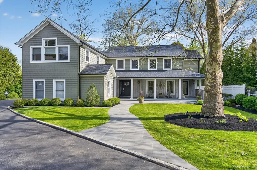 21 Midland Street Cold Spring Harbor NY 11724