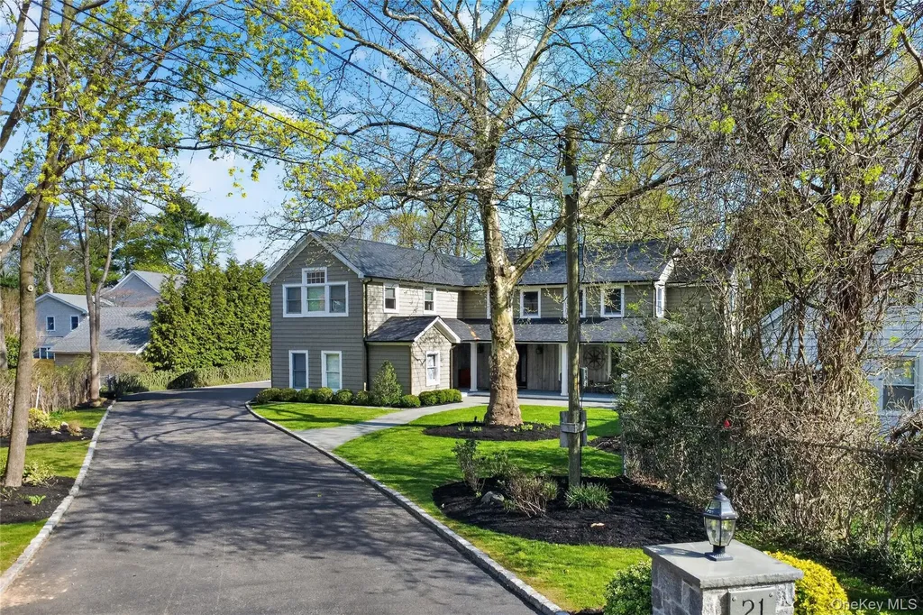 21 Midland Street Cold Spring Harbor NY 11724