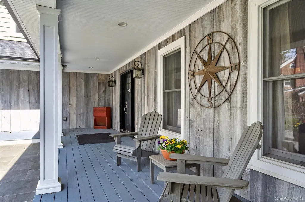 21 Midland Street Cold Spring Harbor NY 11724