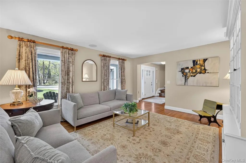 21 Midland Street Cold Spring Harbor NY 11724