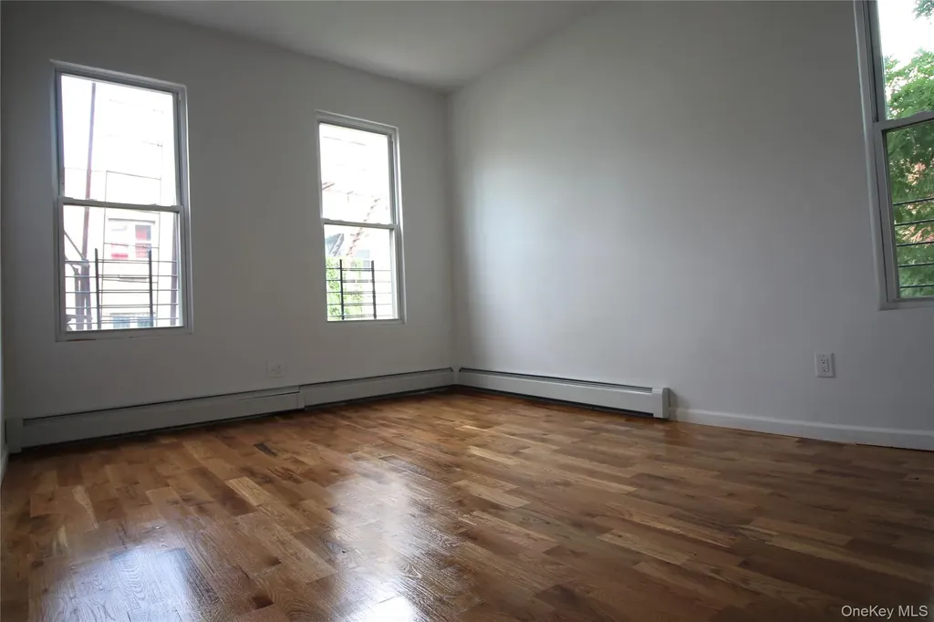 291 Bonner Place Bronx NY 10456