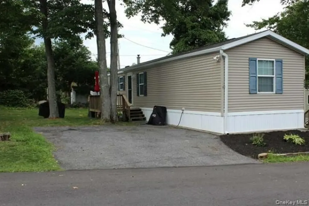 424 Sandgate Drive New Windsor NY 12553