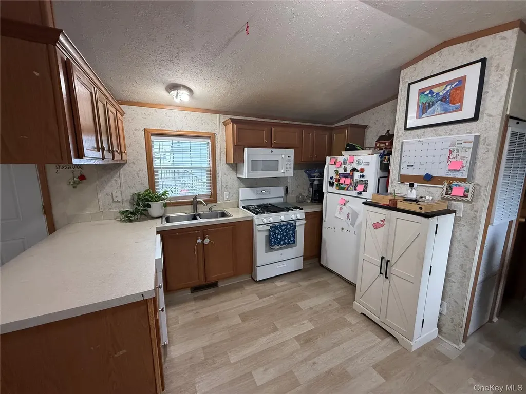 424 Sandgate Drive New Windsor NY 12553