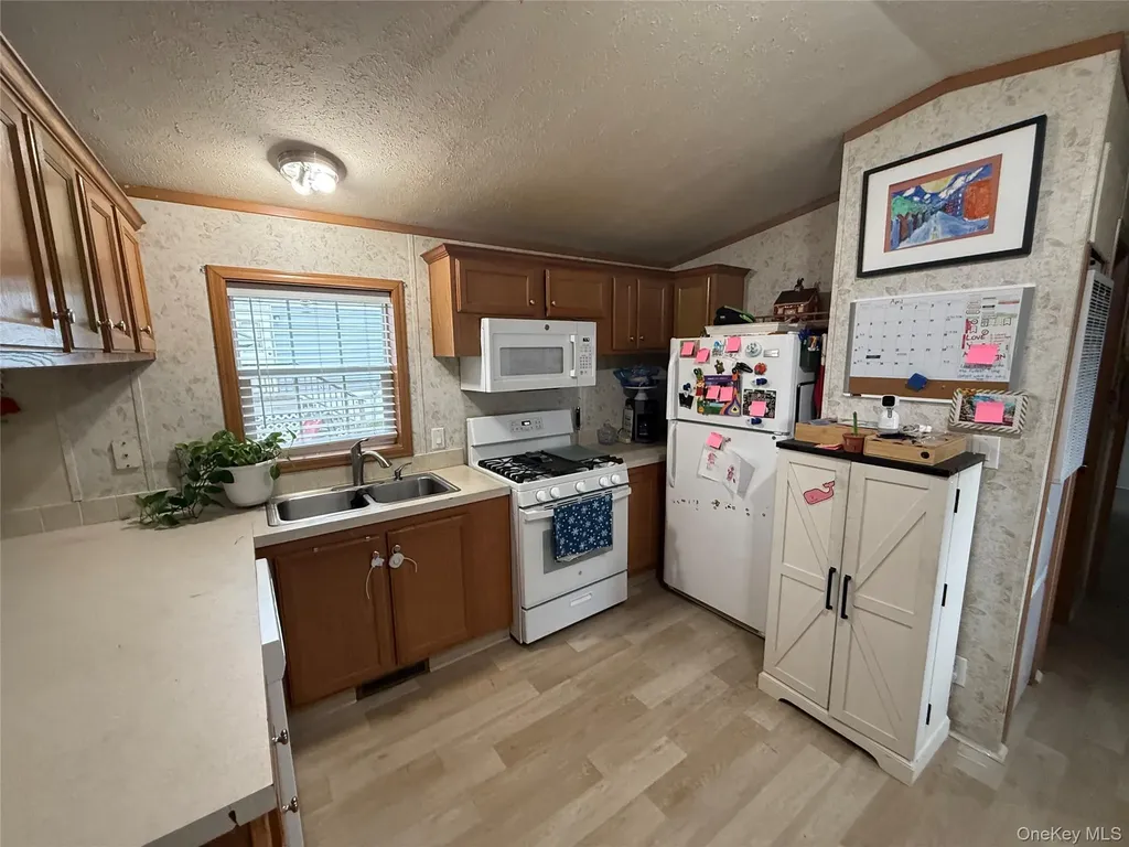 424 Sandgate Drive New Windsor NY 12553