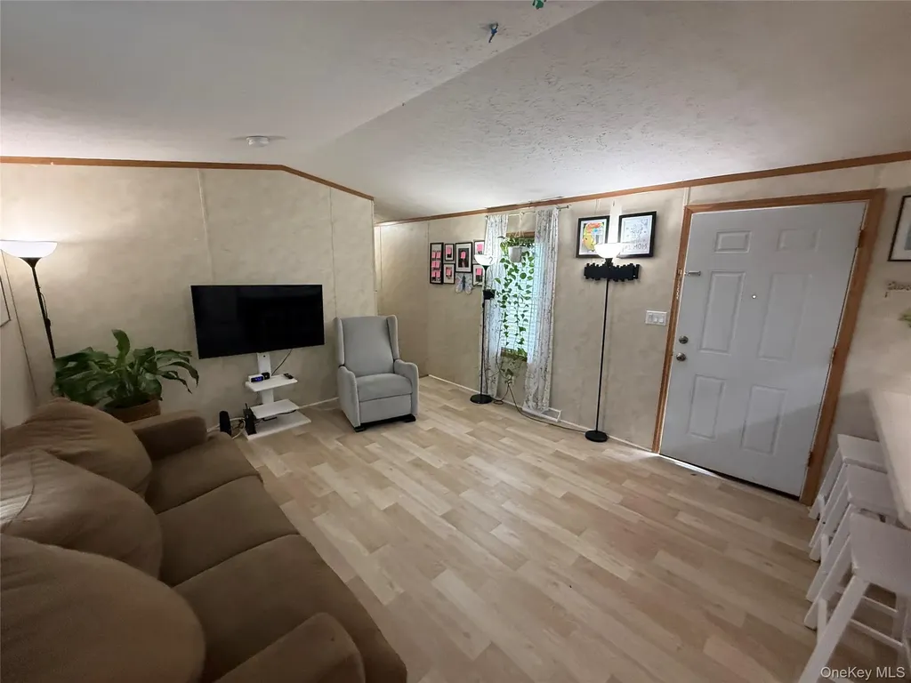 424 Sandgate Drive New Windsor NY 12553