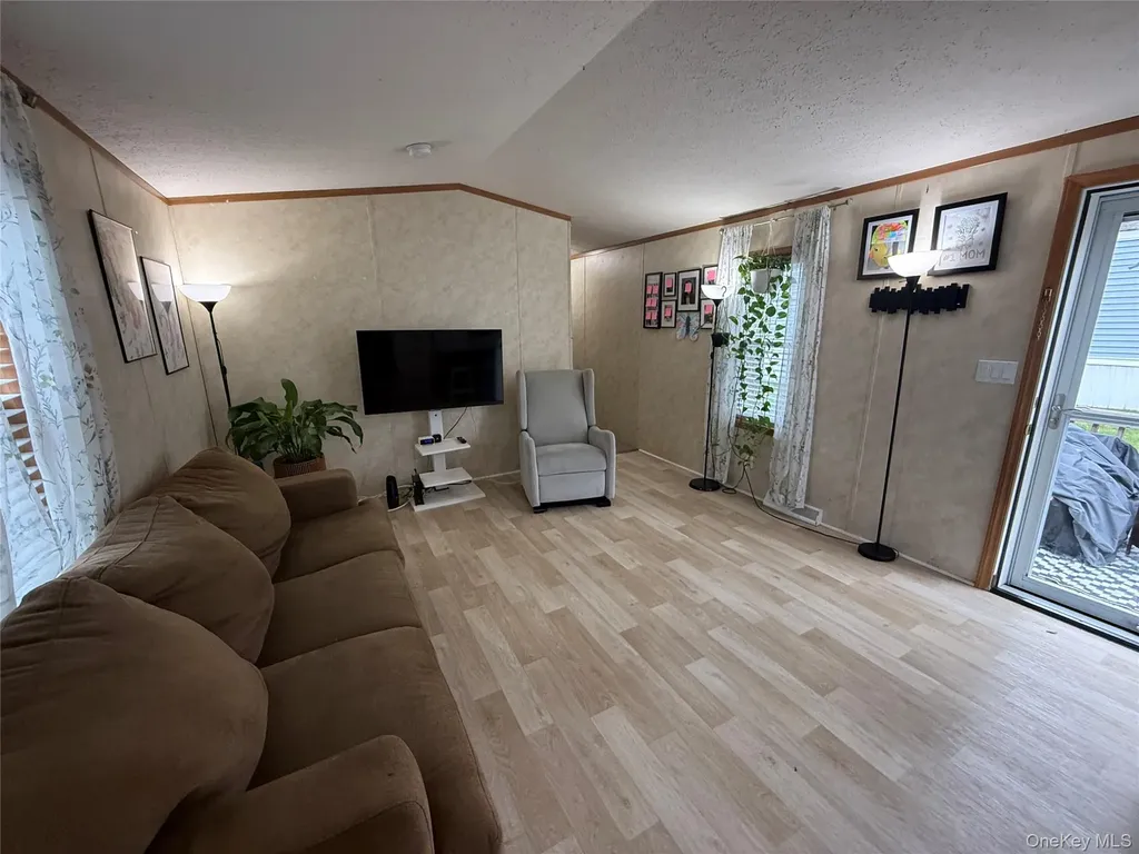 424 Sandgate Drive New Windsor NY 12553