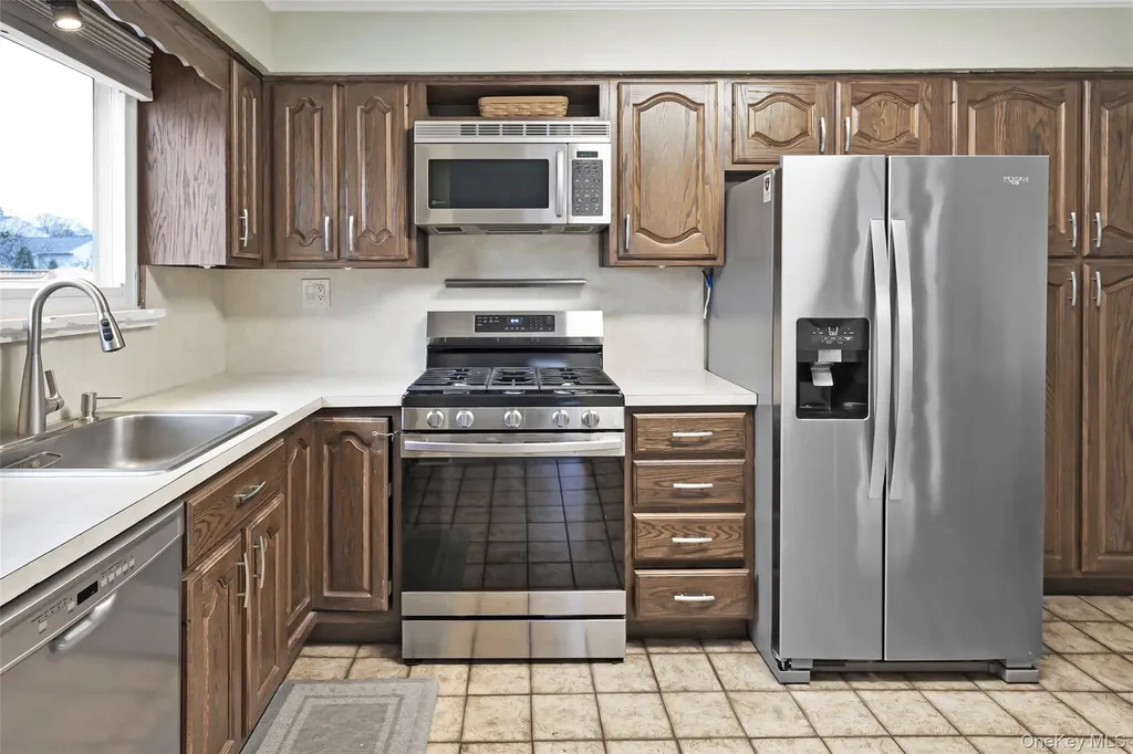 26 Stevenson Place Deer Park NY 11729