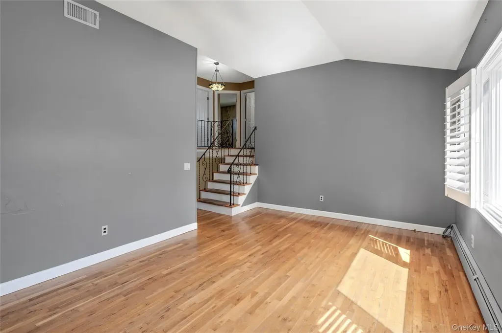 26 Stevenson Place Deer Park NY 11729