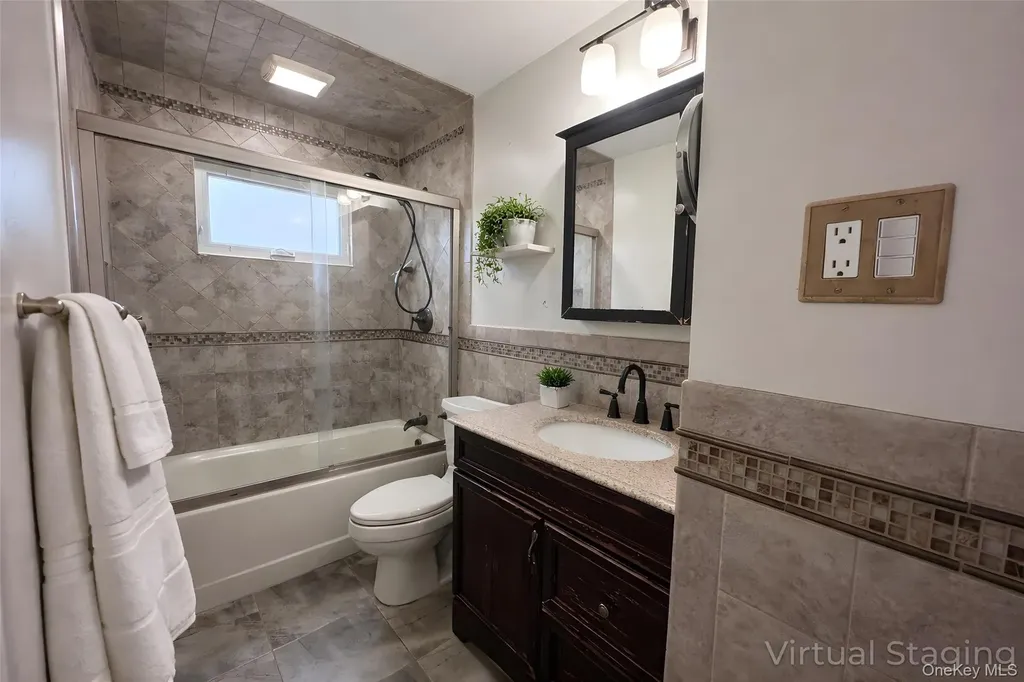 26 Stevenson Place Deer Park NY 11729