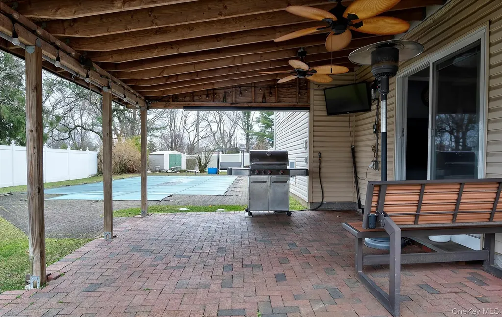 26 Stevenson Place Deer Park NY 11729