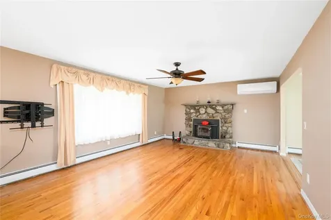 2790 Salt Point Turnpike Clinton Corners NY 12514