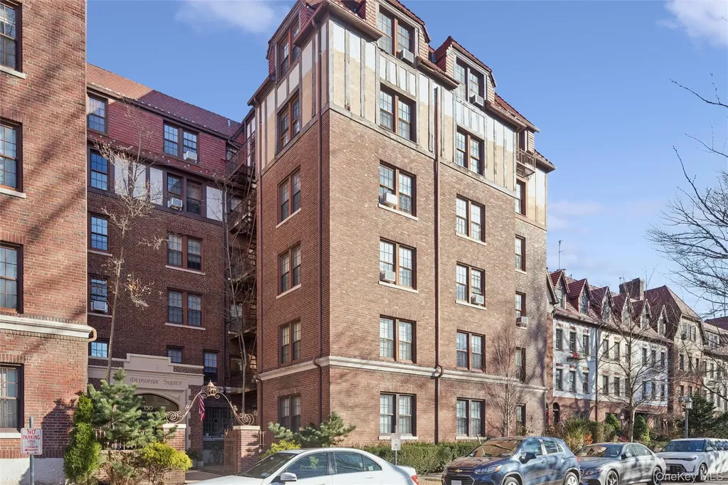 150 Burns Street Forest Hills NY 11375