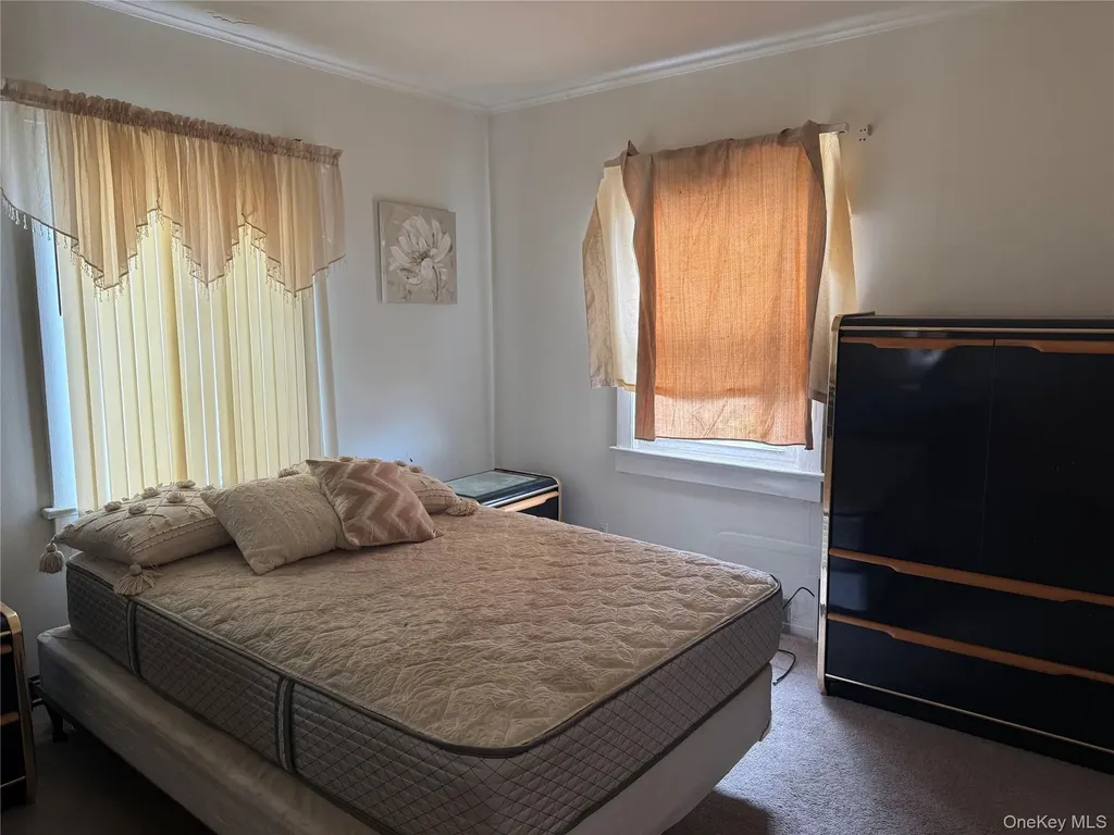 21 Independence Avenue Babylon NY 11702