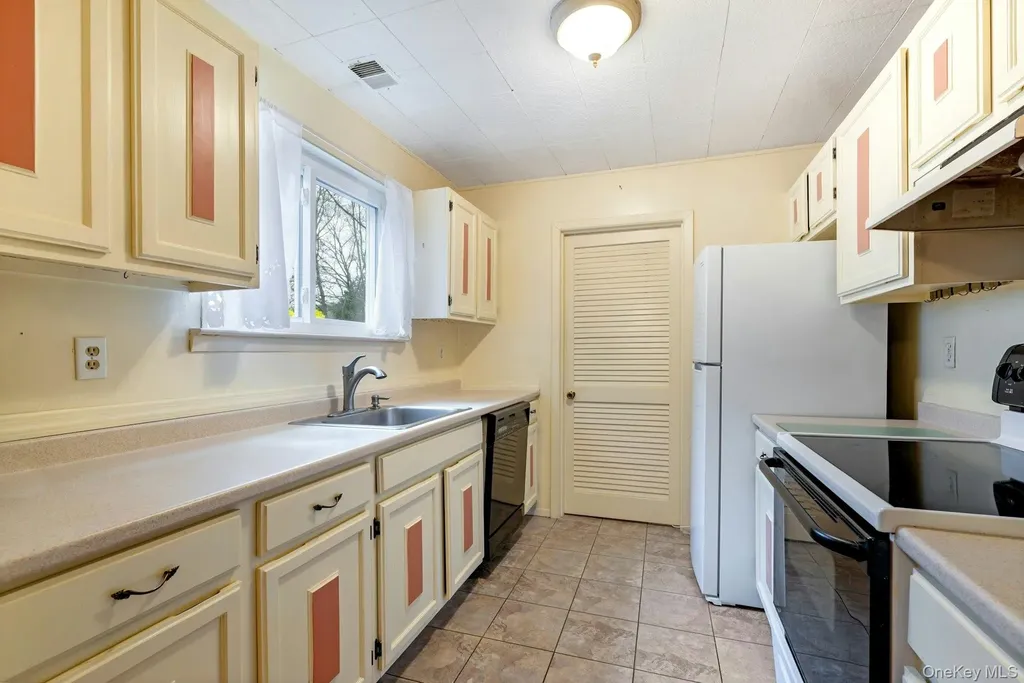 210 Springmeadow Drive Holbrook NY 11741