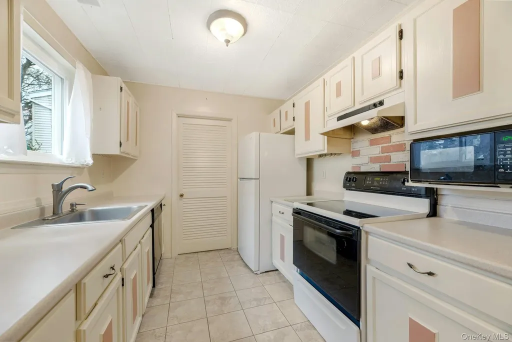 210 Springmeadow Drive Holbrook NY 11741