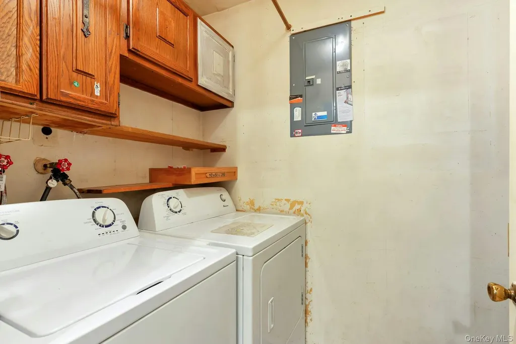 210 Springmeadow Drive Holbrook NY 11741