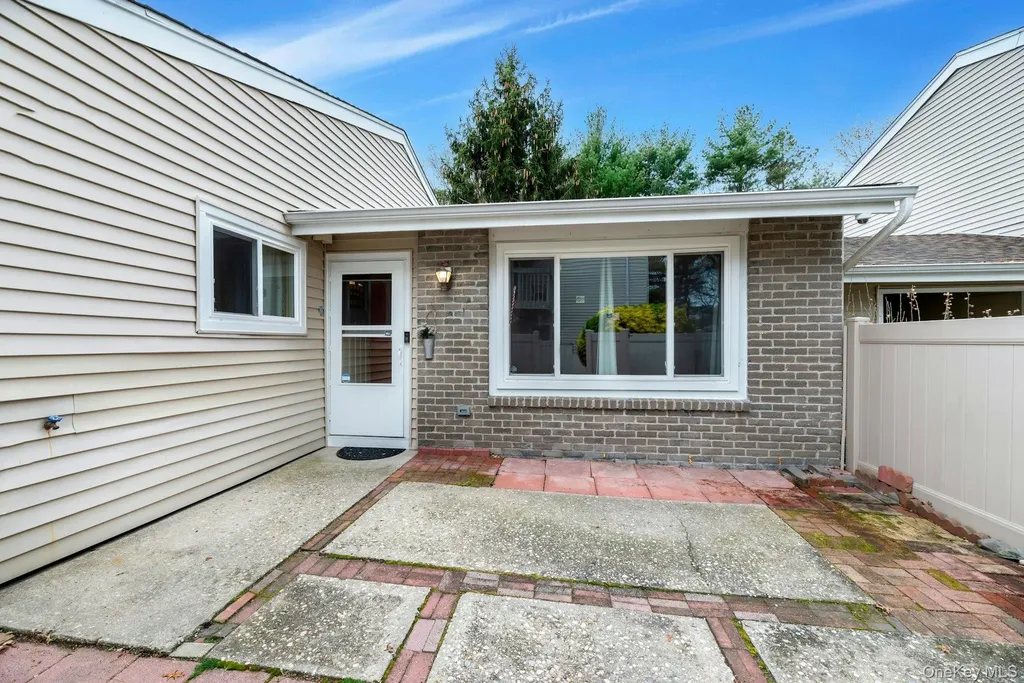 210 Springmeadow Drive Holbrook NY 11741