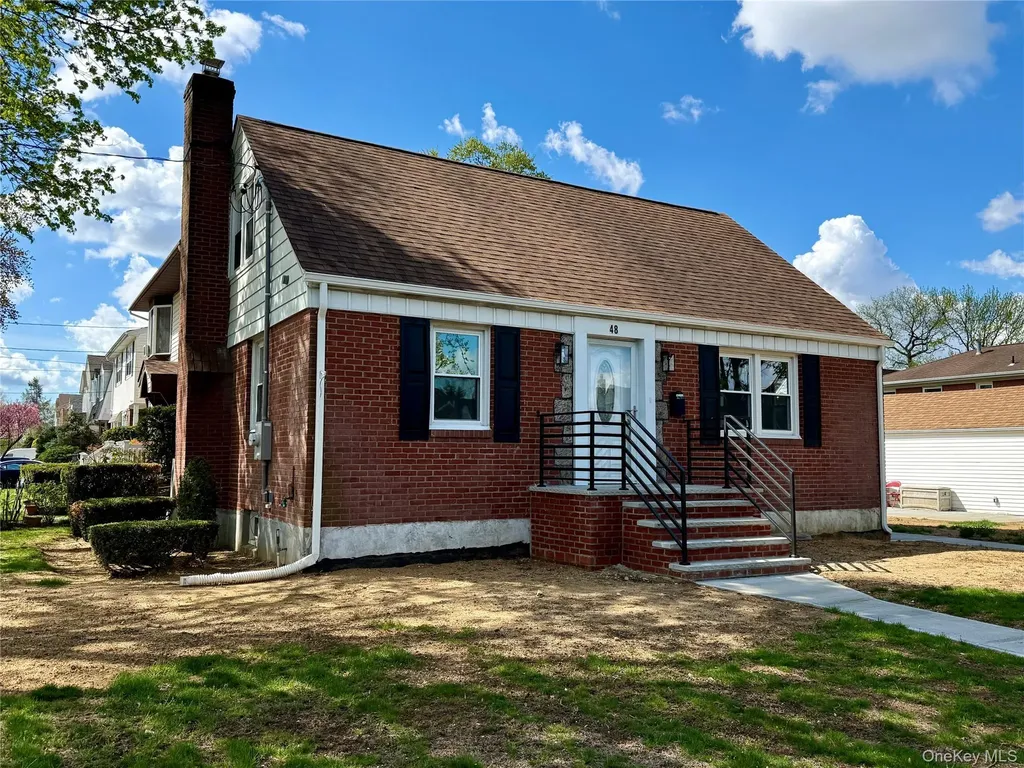 48 79th Avenue New Hyde Park NY 11040