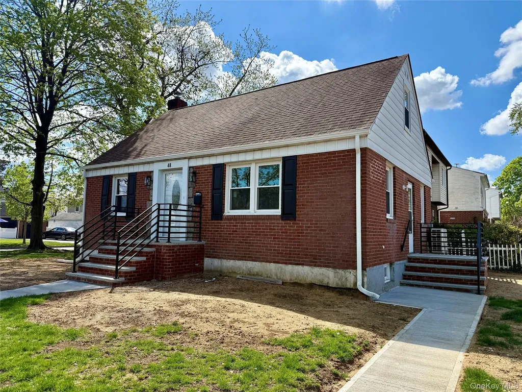 48 79th Avenue New Hyde Park NY 11040