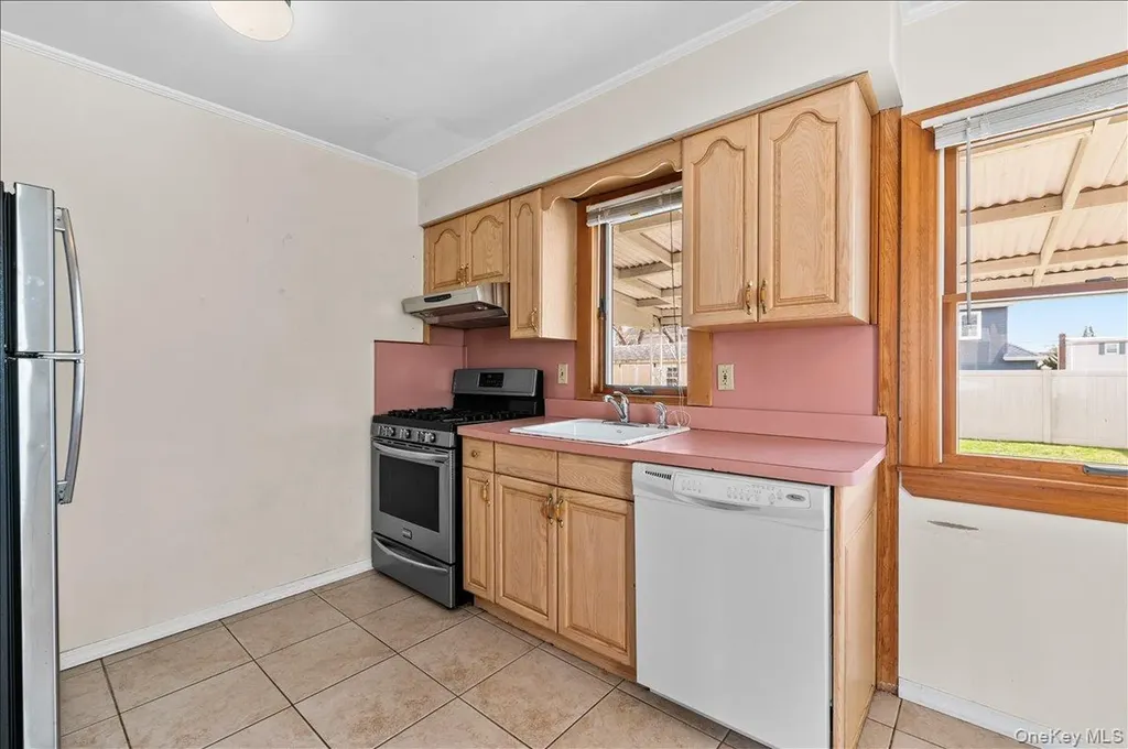 51 Audrey Avenue Plainview NY 11803