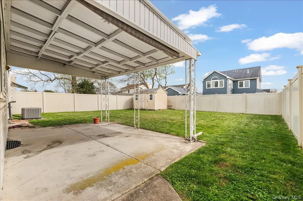 51 Audrey Avenue Plainview NY 11803