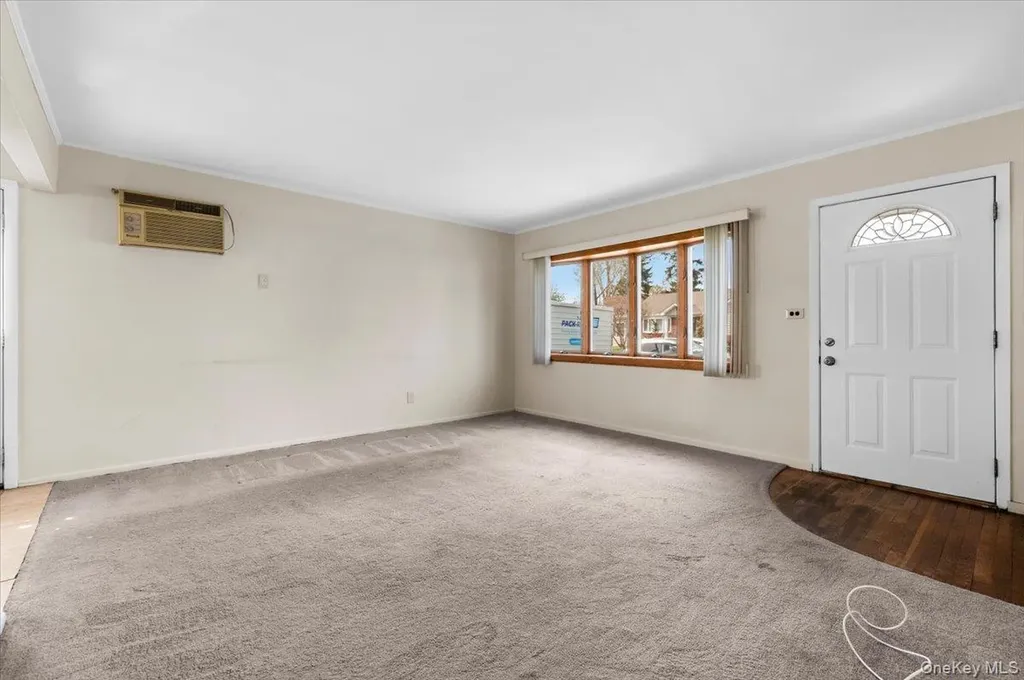 51 Audrey Avenue Plainview NY 11803