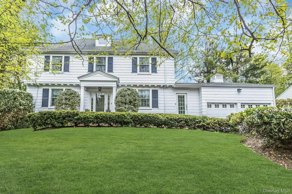 21 The Birches Roslyn Estates NY 11576