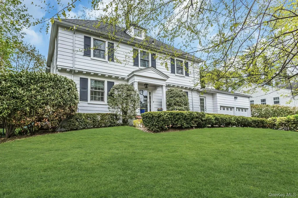 21 The Birches Roslyn Estates NY 11576
