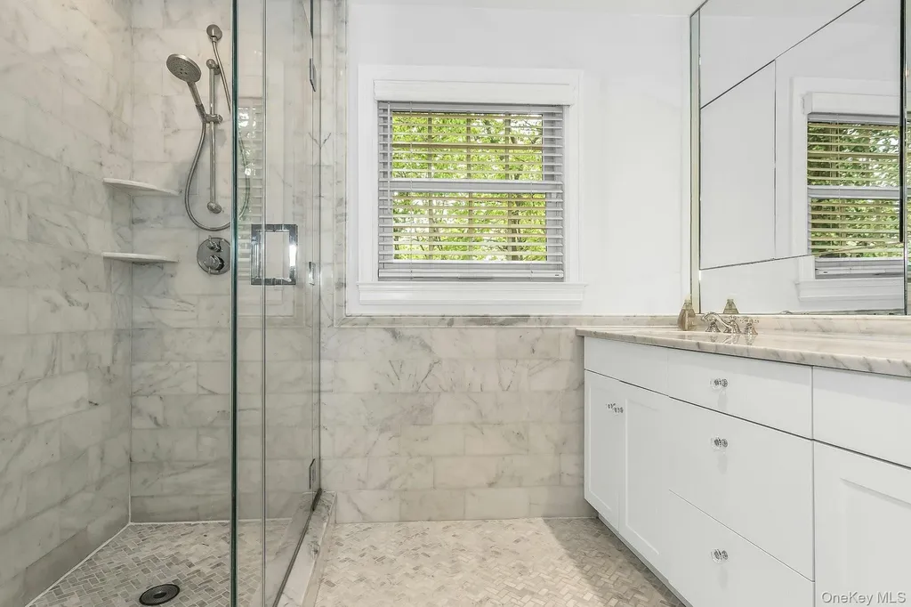 21 The Birches Roslyn Estates NY 11576