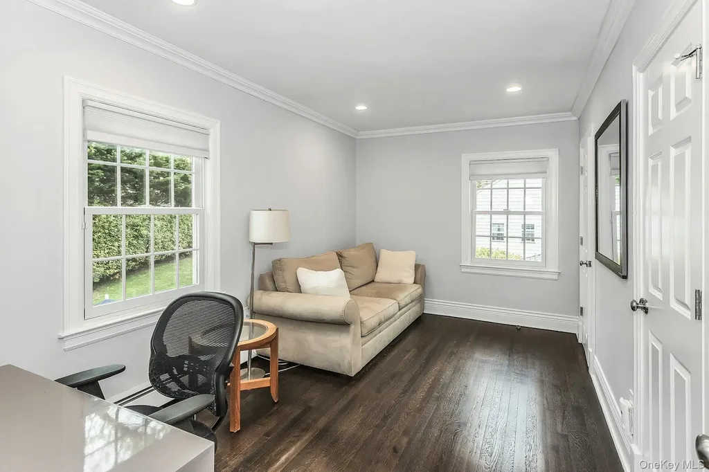 21 The Birches Roslyn Estates NY 11576
