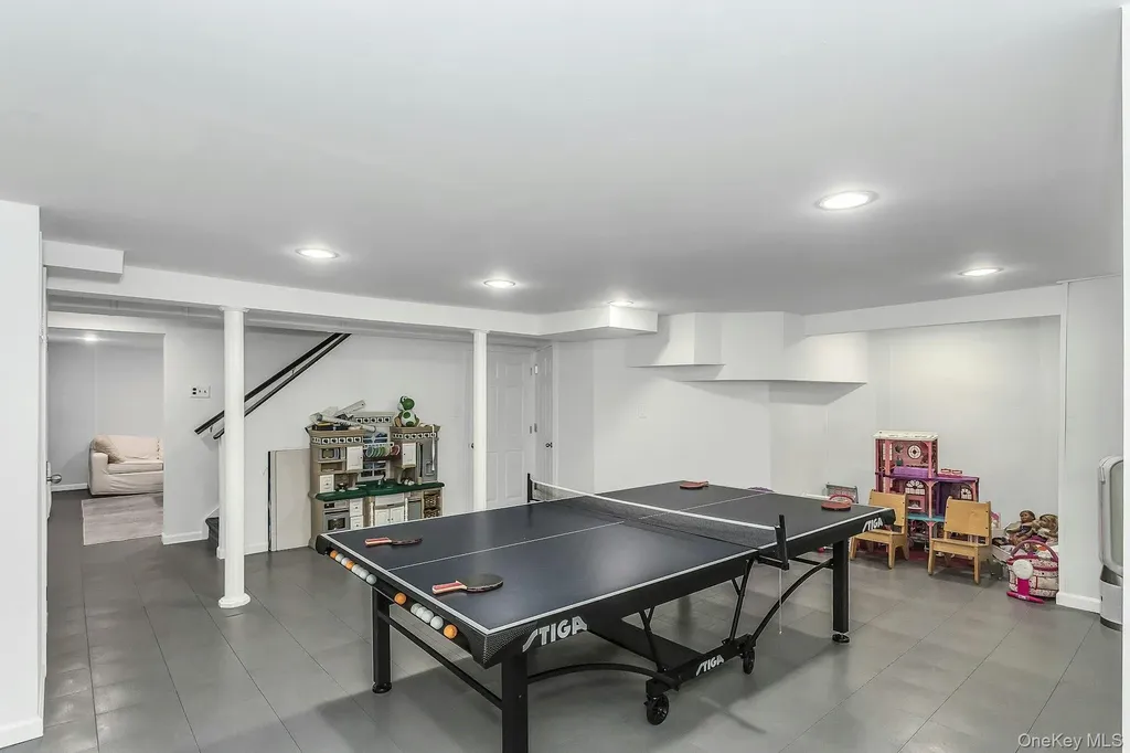 21 The Birches Roslyn Estates NY 11576