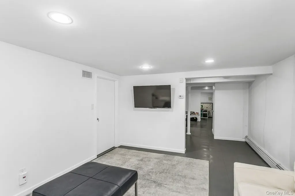 21 The Birches Roslyn Estates NY 11576