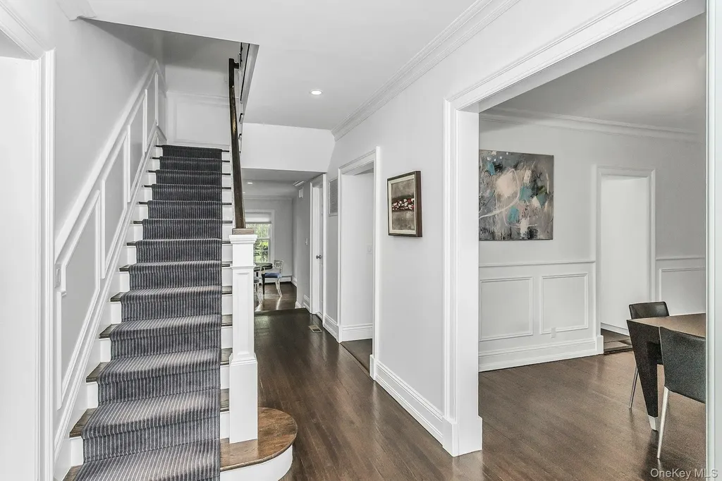 21 The Birches Roslyn Estates NY 11576