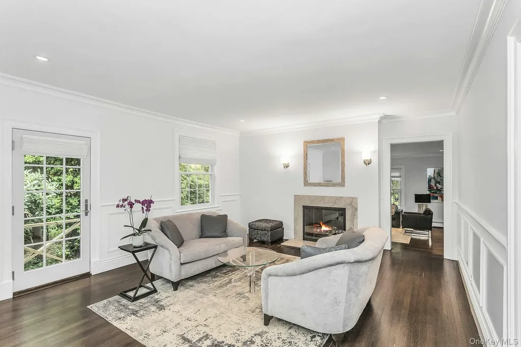 21 The Birches Roslyn Estates NY 11576