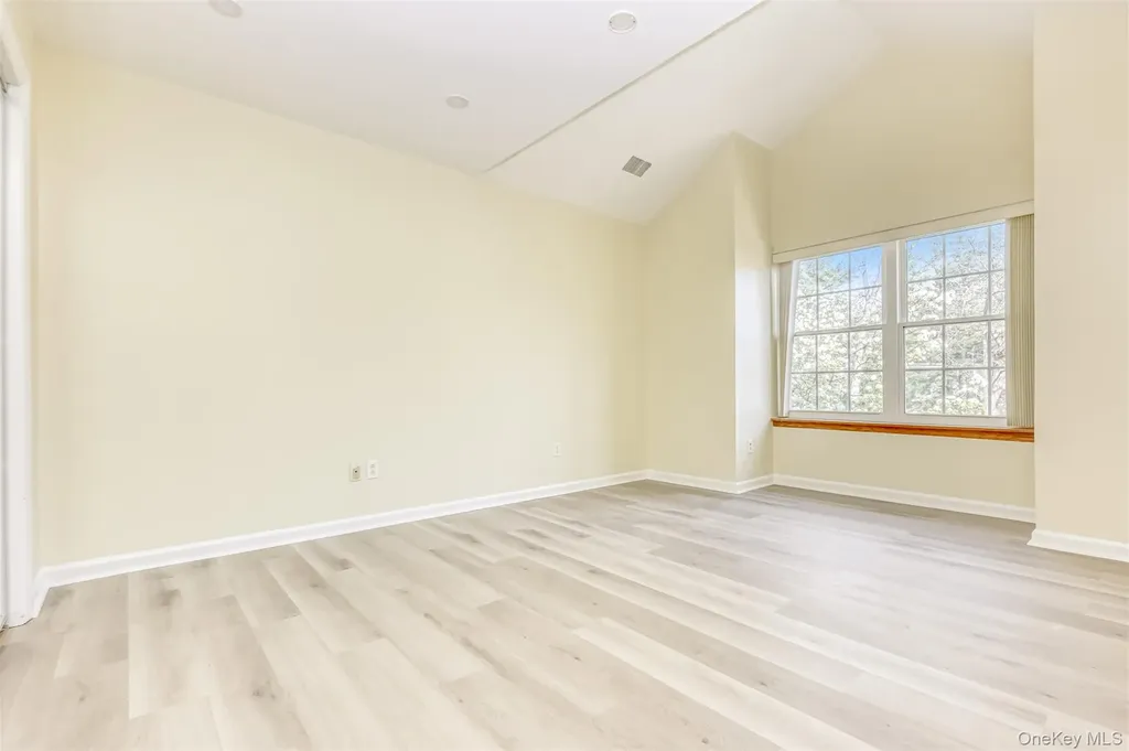 110 Creekside Circle Spring Valley NY 10977