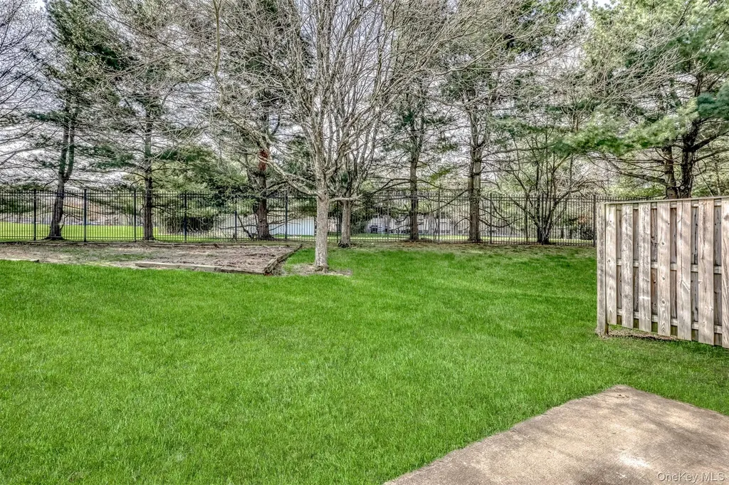 110 Creekside Circle Spring Valley NY 10977