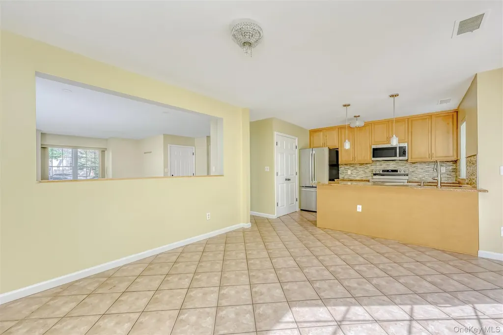110 Creekside Circle Spring Valley NY 10977