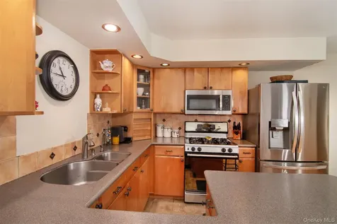 53 Mohican Park Avenue Dobbs Ferry NY 10522
