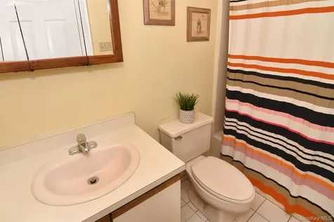 53 Mohican Park Avenue Dobbs Ferry NY 10522