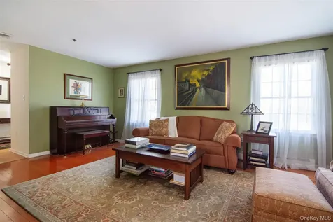 53 Mohican Park Avenue Dobbs Ferry NY 10522