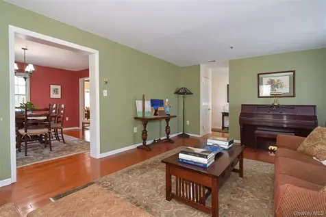 53 Mohican Park Avenue Dobbs Ferry NY 10522
