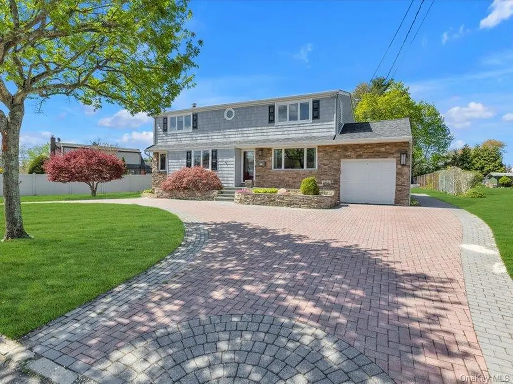 92 Elberta Drive East Northport NY 11731