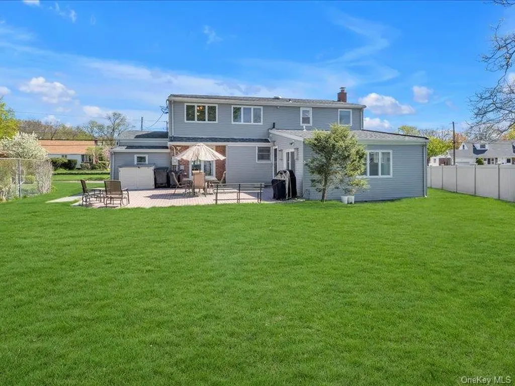92 Elberta Drive East Northport NY 11731