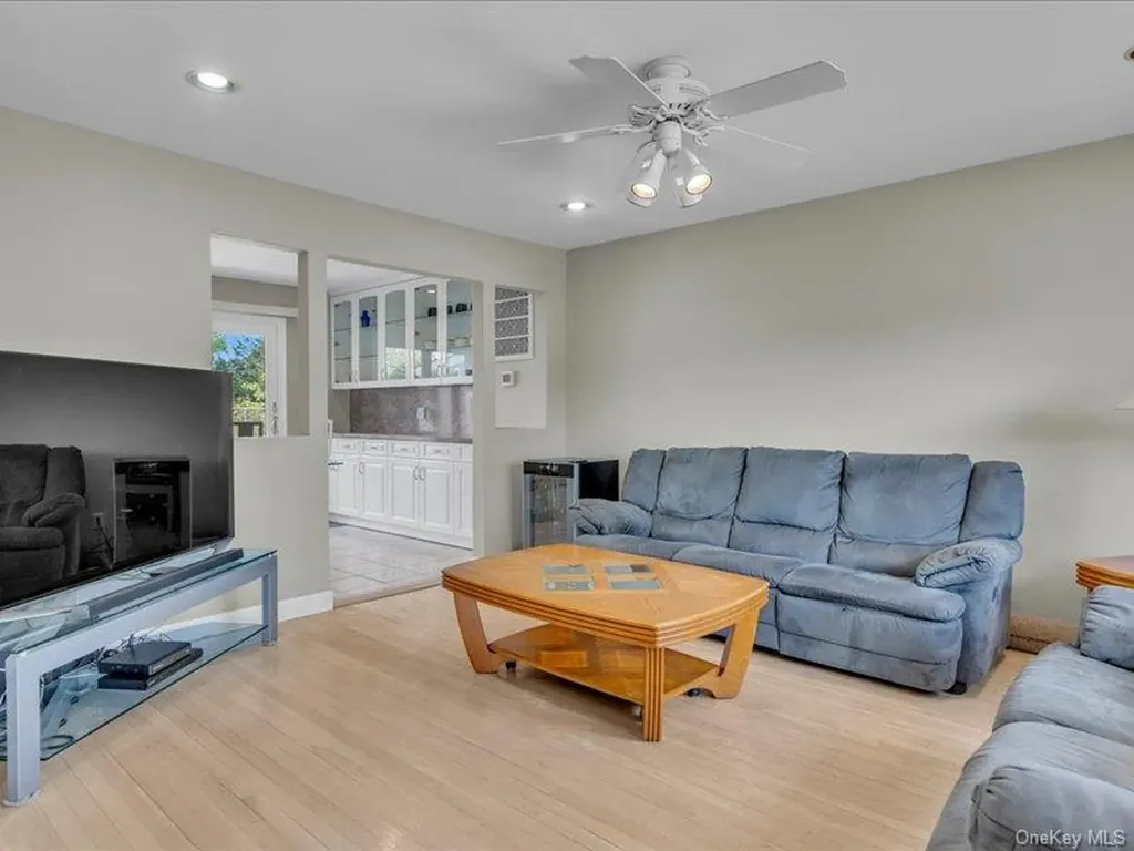 92 Elberta Drive East Northport NY 11731